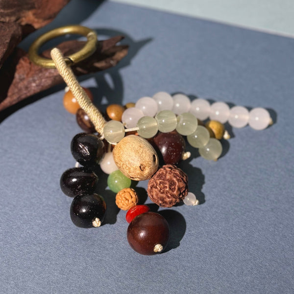 "Mang" Pendentif de sac et porte-clés et en graines naturelles – Style oriental artisanal