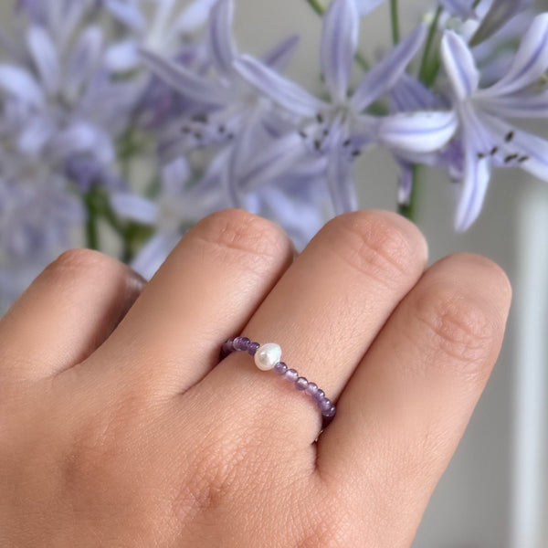"Violetta" Bague souple - améthyste et perle d'eau douce